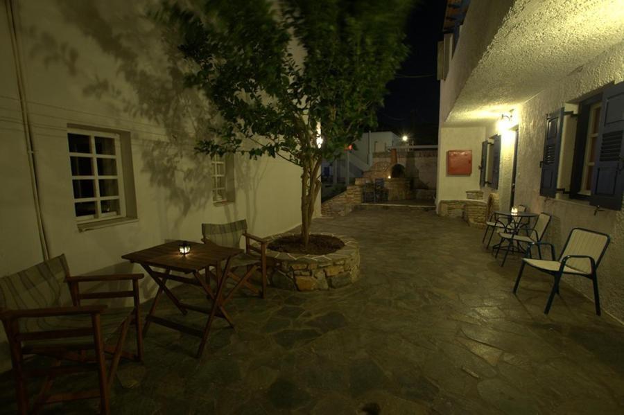 Aphrodite Hotel & Apartments Иос Хора Екстериор снимка